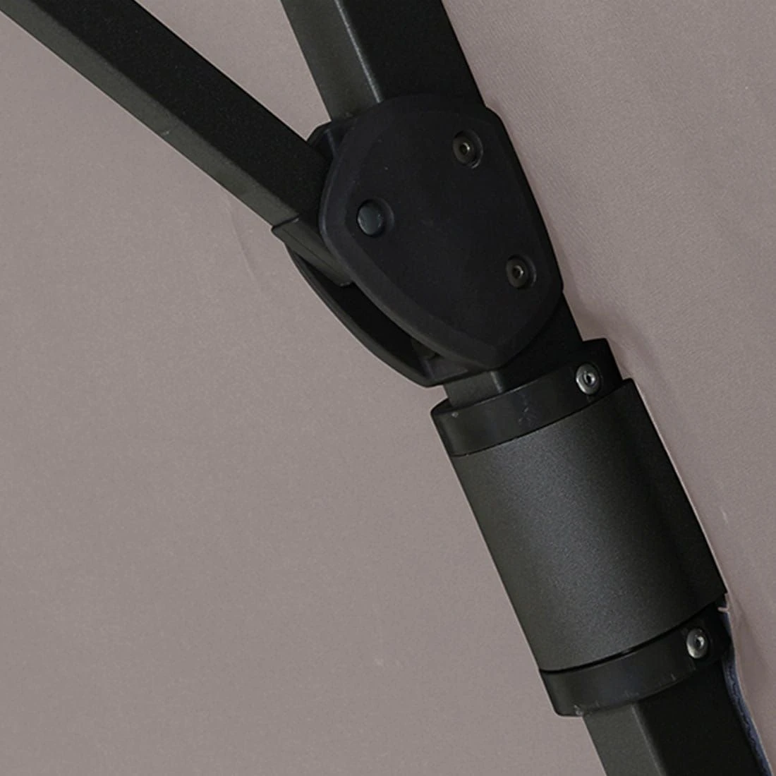 Siena Garden California N+ Ampelschirm Ø350 Cm Anthrazit/Taupe 4 Siena Garden California N+ Ampelschirm Ø350 Cm Anthrazit/Taupe – Bild 4