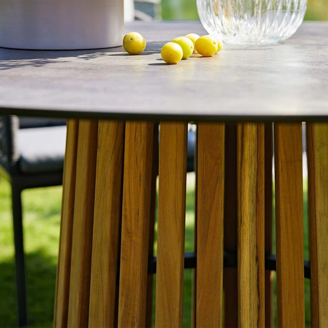 Interliving 7004 Gartenmöbelset 5-tlg. Mit Tisch Ø125 Cm Anthrazit/Grau 7 Interliving 7004 Gartenmöbelset 5-tlg. Mit Tisch Ø125 Cm Anthrazit/Grau – Bild 7