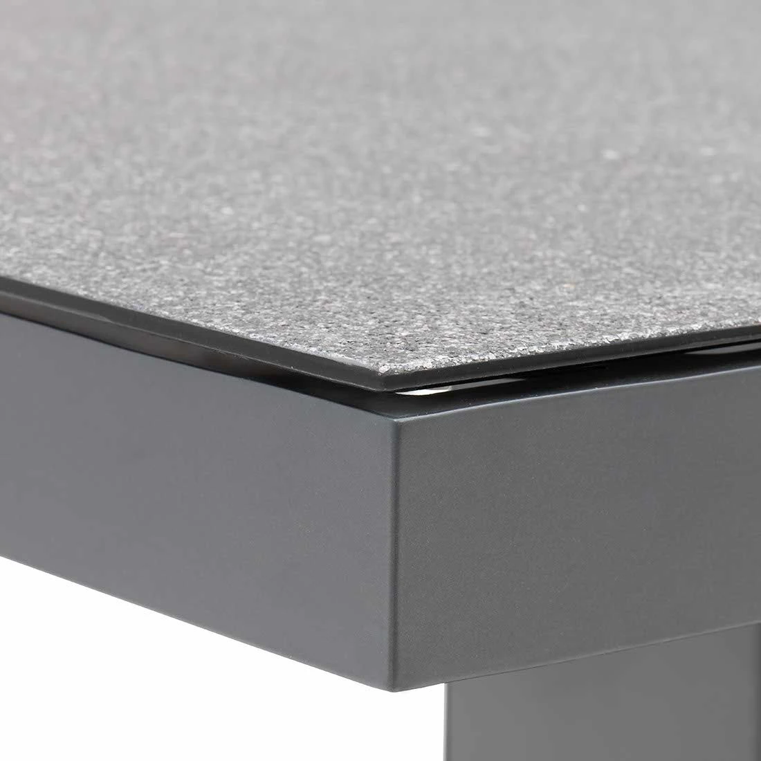 OUTLIV. By Detlef Steves Allround Gartentisch Anthrazit 8 OUTLIV. By Detlef Steves Allround Gartentisch Anthrazit – Bild 8