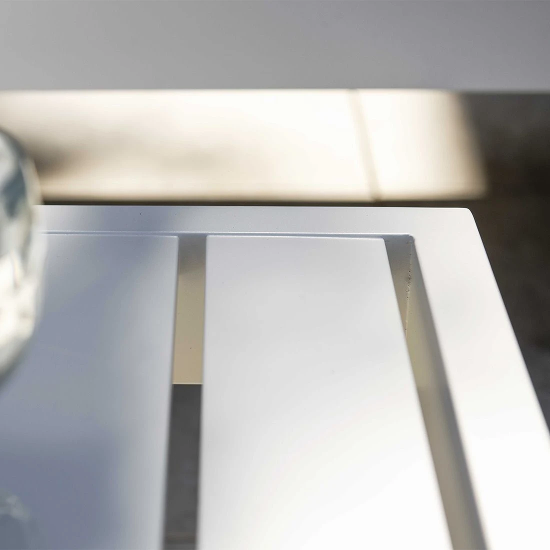 Stern New Holly Beistelltisch/Hocker 72x72cm Aluminium Weiß 3 Stern New Holly Beistelltisch/Hocker 72x72cm Aluminium Weiß – Bild 3